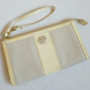 Coach Bags - Coach wristlet Coach Bags - Coach wristlet